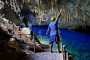 Gruta do Lago Azul