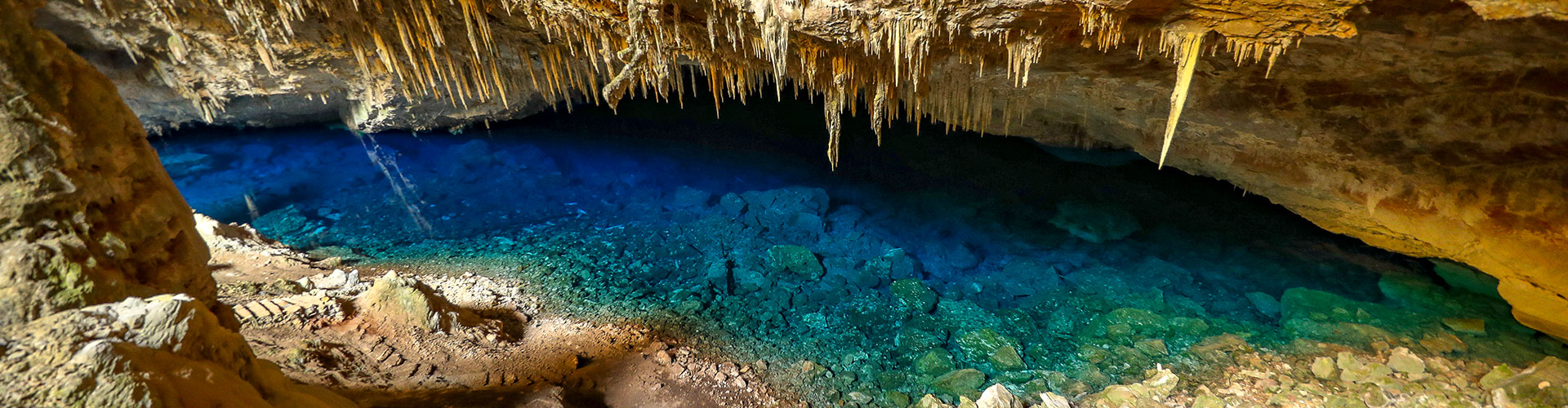 Gruta do Lago Azul